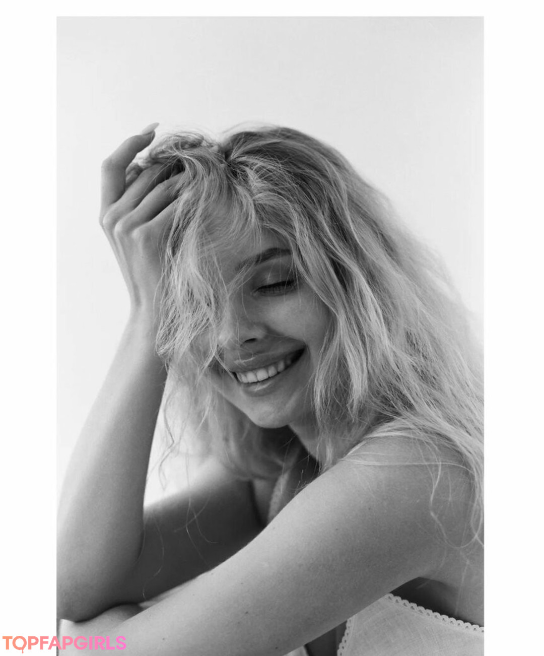 Mila Amour nude leaked OnlyFans photo #1560