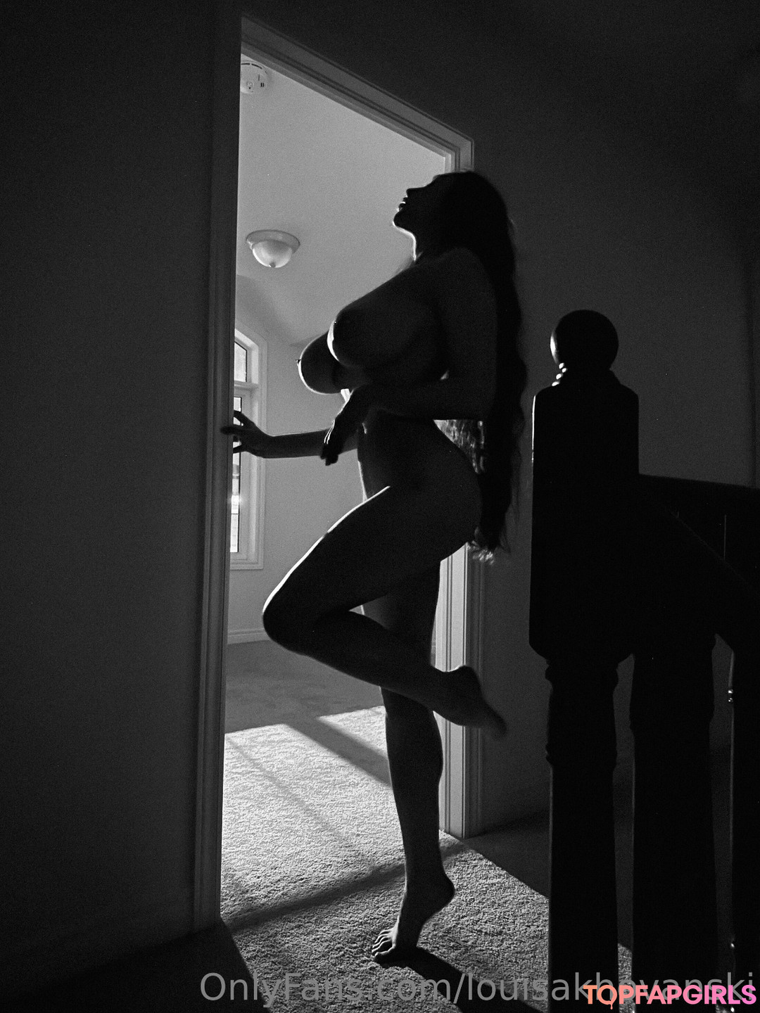 Nahá fotka uniklých OnlyFans od Louisa Khovanski #993
