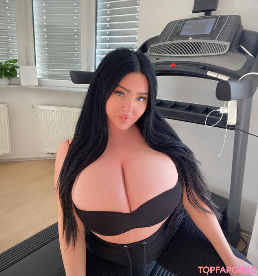 Naken lekkede OnlyFans-bilde av Claudia Rivier #182