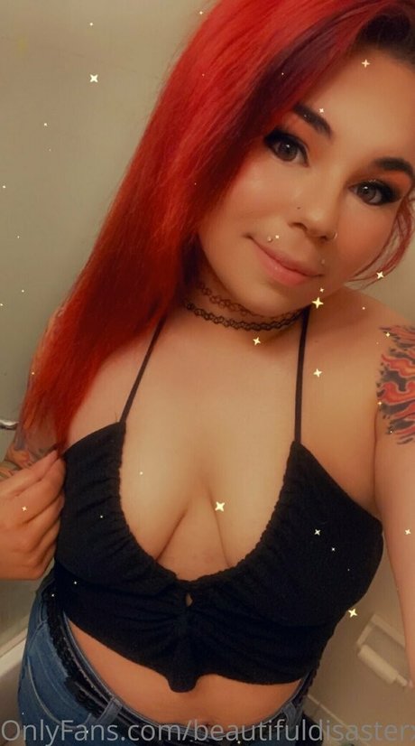 Foto nua vazada do OnlyFans de Beautifuldisasterxxx