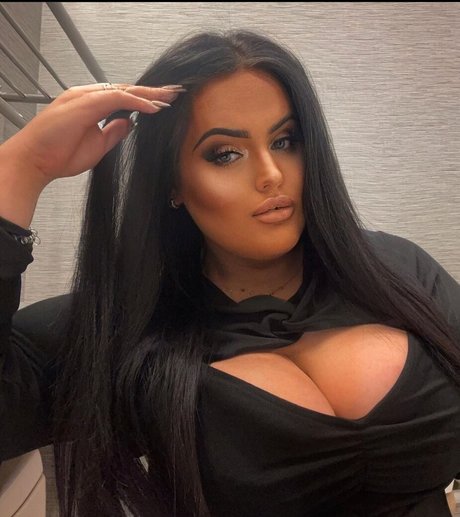 Alaston vuotanut OnlyFans-kuva Chloe Jade