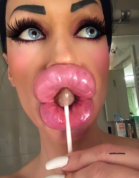 Real_siliconebunny