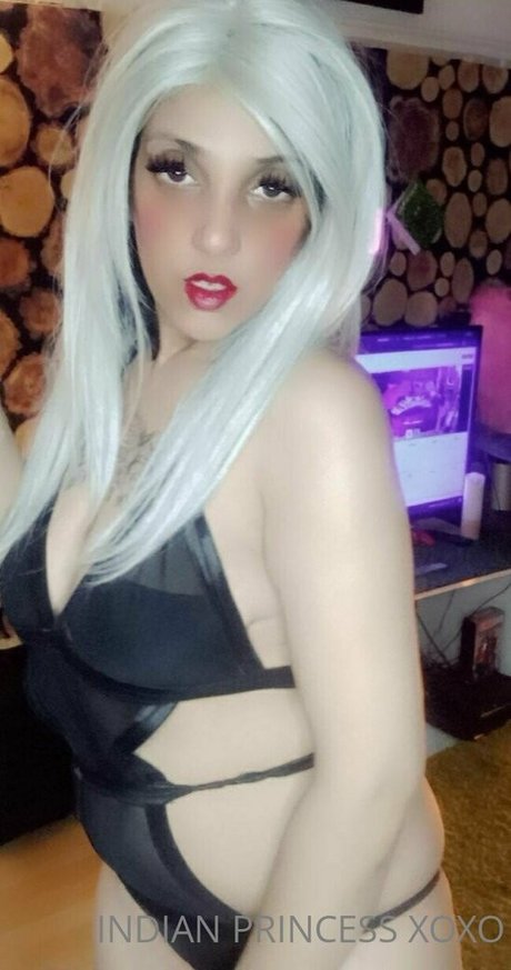 Naken läckt OnlyFans-bild av Indiangirlnextdoor69