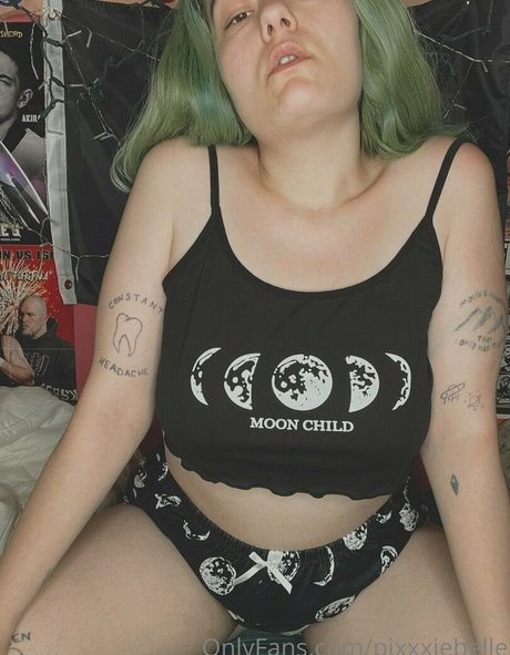 Pixxxiebelle
