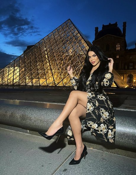 Nøgent lækket OnlyFans-billede af Emilli Valentina