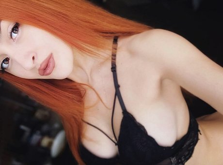 Nøgent lækket OnlyFans-billede af Anniefoxx