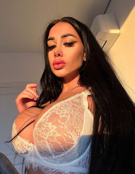 Naakte gelekte OnlyFans-foto van Marthabitoni My