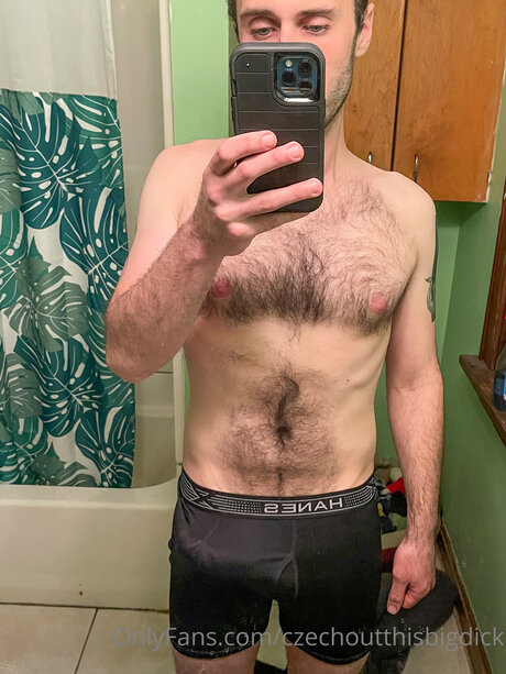Naken läckt OnlyFans-bild av Czechoutthisbigdick