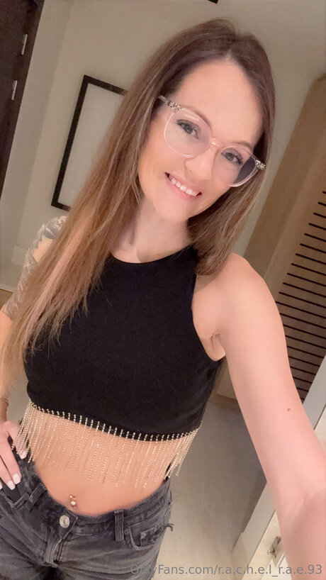 Foto di nudo di fuga di OnlyFans di R A C H E L R A E 93