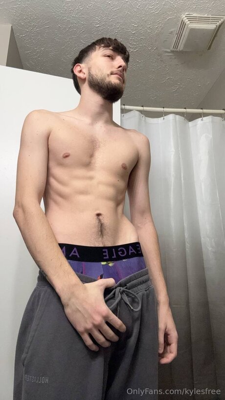 Naken läckt OnlyFans-bild av Kylesfree