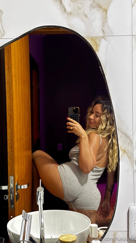Naken läckt OnlyFans-bild av Luiizaaa