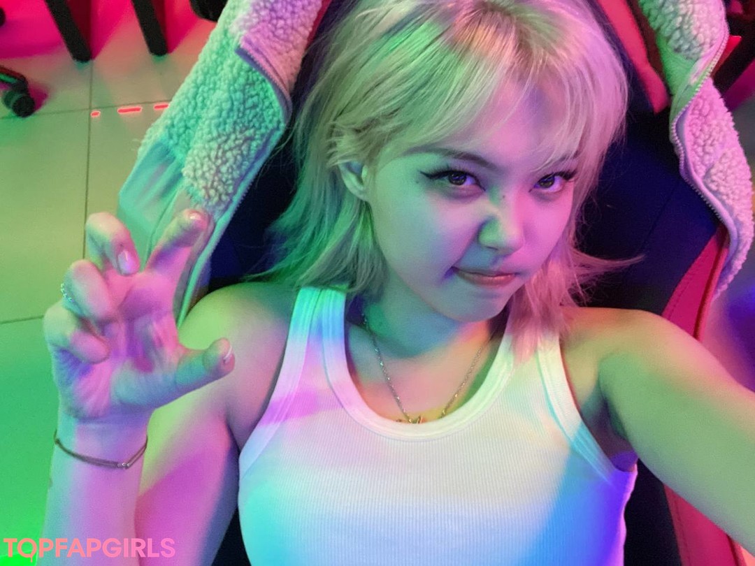 Babyjeyy Jennysweety nude leaked OnlyFans photo #130