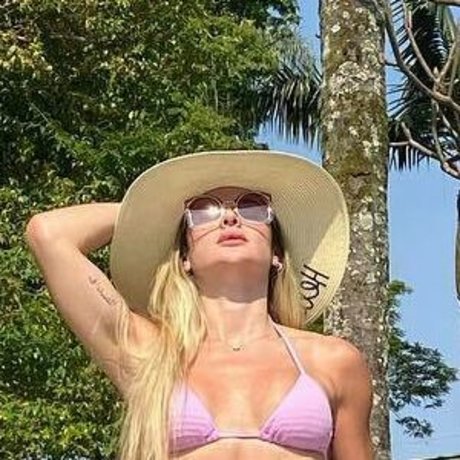 Mirella Santos