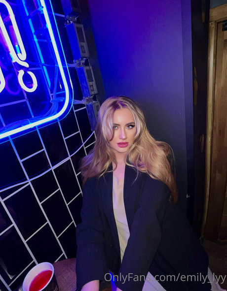 Emily_lyy
