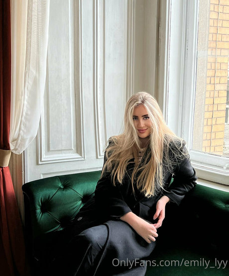 Emily_lyy