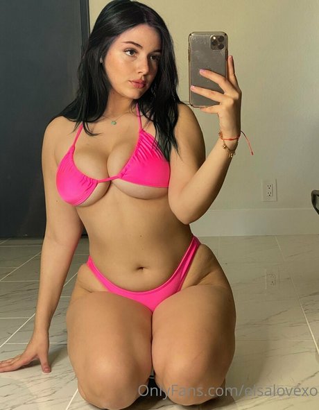 Naakte gelekte OnlyFans-foto van Elsalovefree