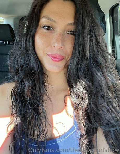Naakte gelekte OnlyFans-foto van Thelolapearlshow