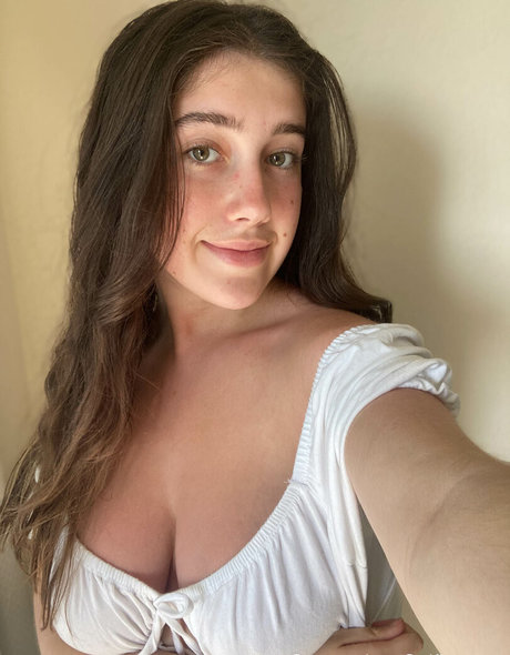 Itsmollyyyrose_again