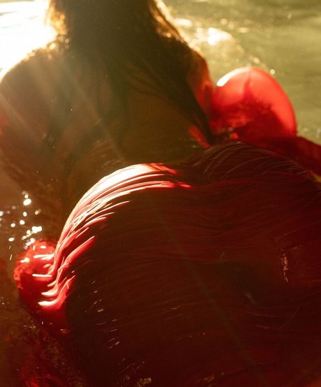 Naken läckt OnlyFans-bild av Polina Azarova