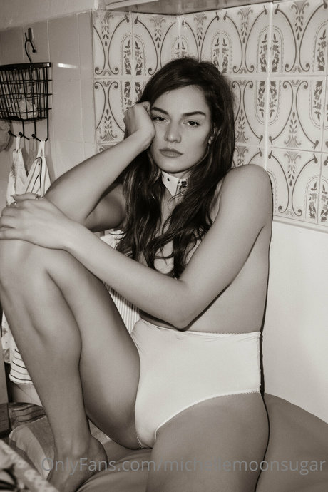 Обнаженная фотография утечки OnlyFans от Ellie Land