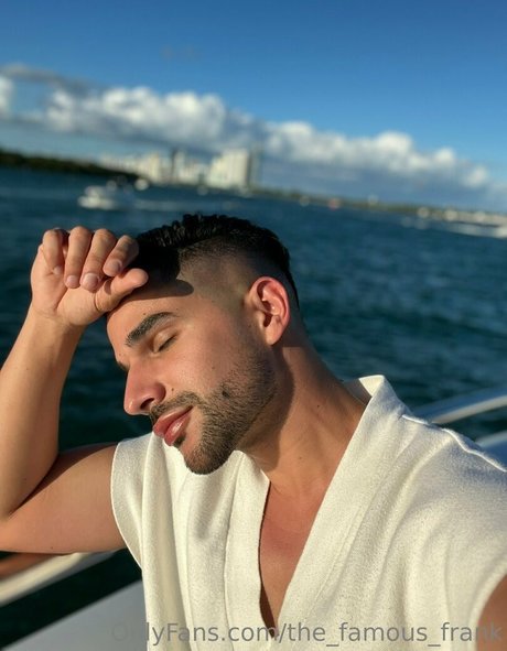 Nahá fotka uniklých OnlyFans od Thefamousfrank