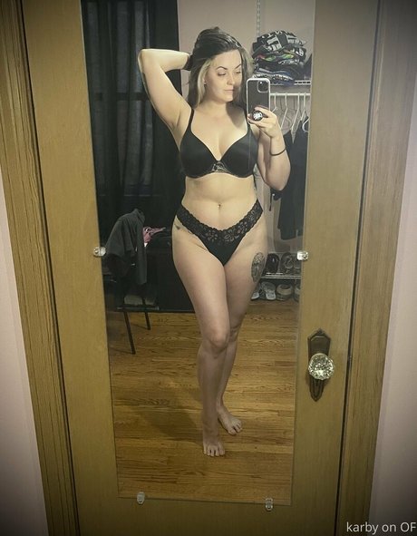 Nahá fotka uniklých OnlyFans od Karby