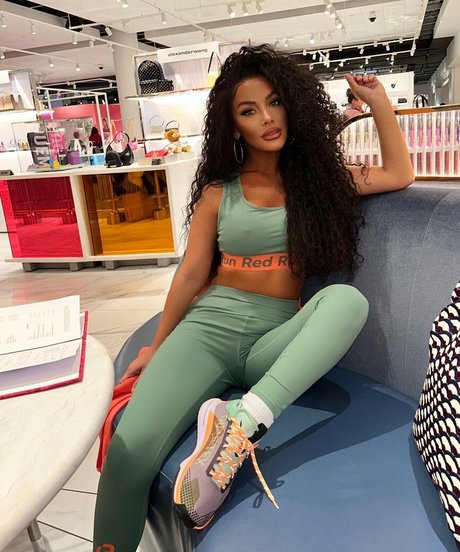 Chelsee Healey