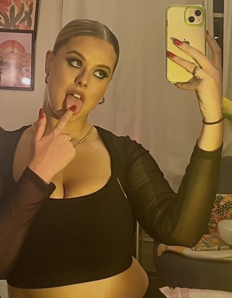 Naken läckt OnlyFans-bild av Jasmine Ramage