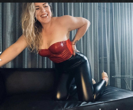 Nahá fotka uniklých OnlyFans od Thebedr00mbully