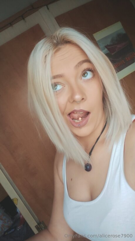 Alicerose7900 OnlyFansリークヌード写真