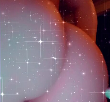 Naakte gelekte OnlyFans-foto van Lilbabymjxo
