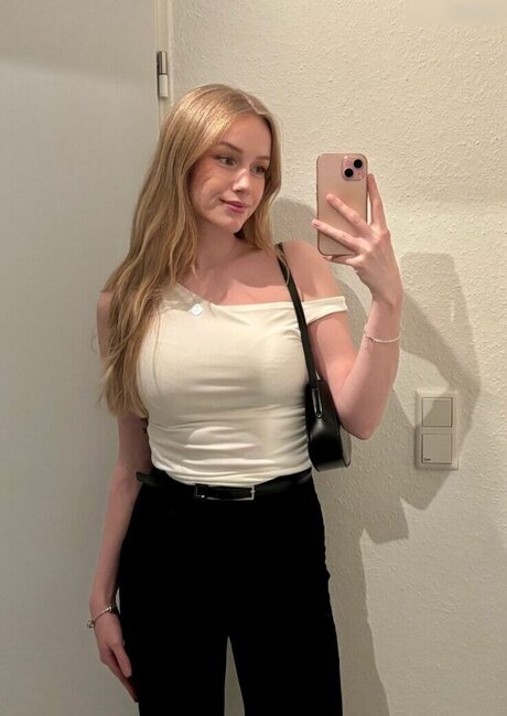 Nadine Von Relaxasmr