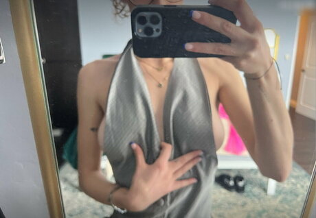 Alaston vuotanut OnlyFans-kuva Sydney May