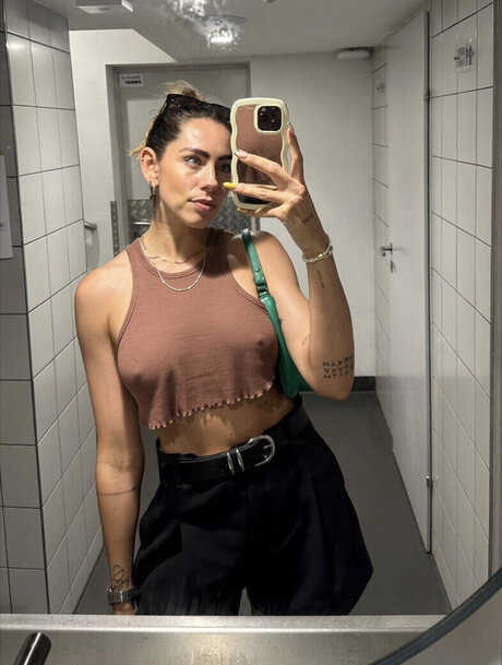 Herstoryfeed
