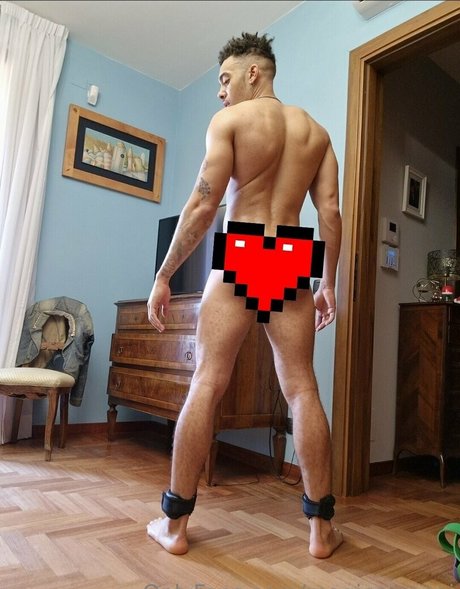 Naken läckt OnlyFans-bild av Magicsempai