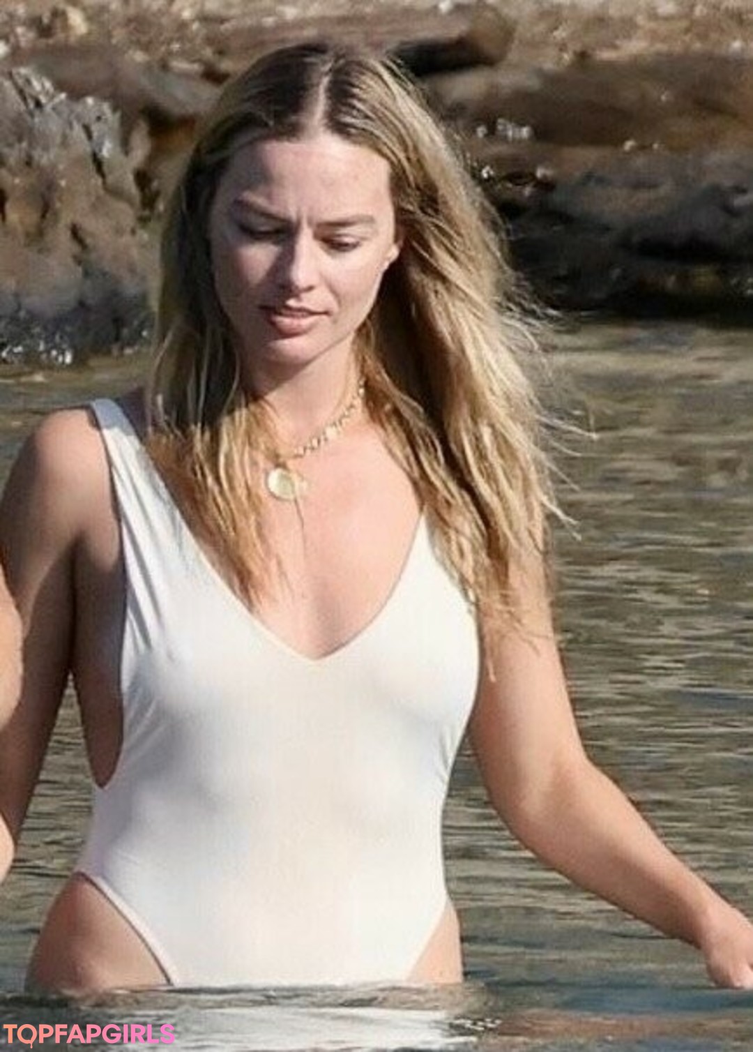 Margot Robbie nude leaked OnlyFans photo #1190