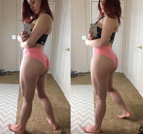 Naakte gelekte OnlyFans-foto van Scarlettfoxplay
