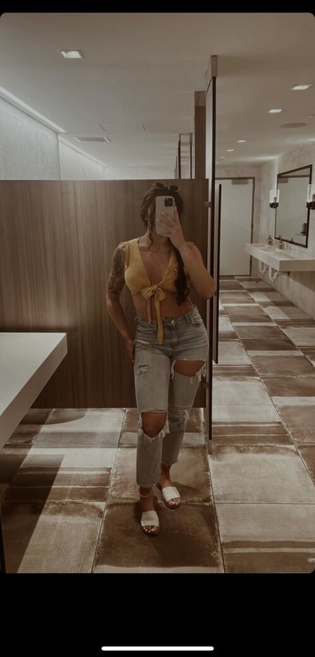 Itzel25