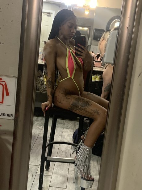Naken lekkede OnlyFans-bilde av  Remykilla