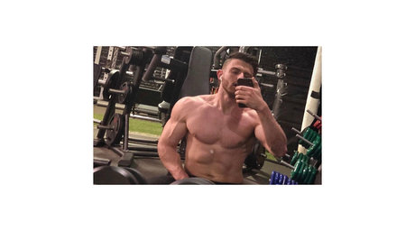 Nahá fotka uniklých OnlyFans od Max Shepard