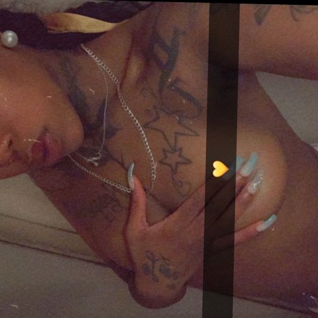 Naken läckt OnlyFans-bild av Meria