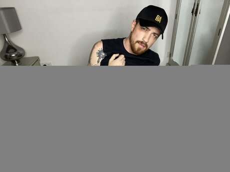 Alaston vuotanut OnlyFans-kuva Hornysexhusbandsfreepage
