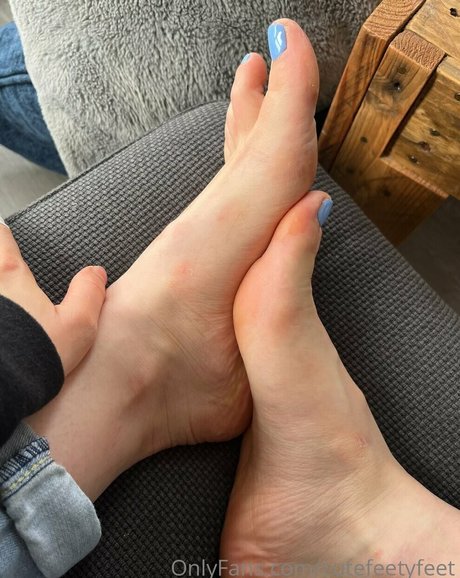 Cutefeetyfeet