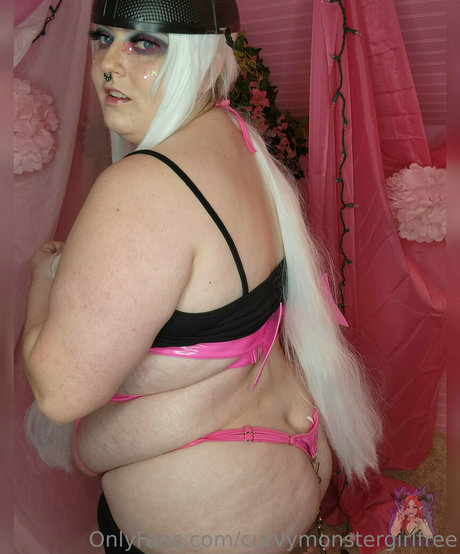 Curvymonstergirlfree