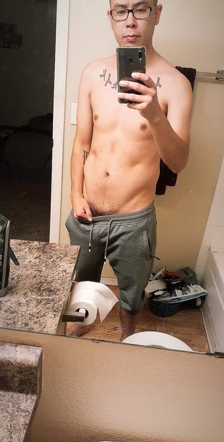 Naken lekkede OnlyFans-bilde av Daddy