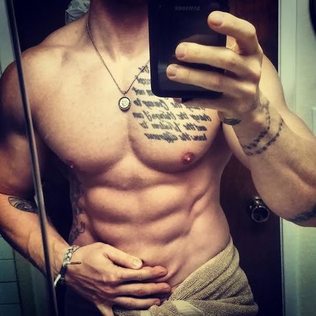 Nahá fotka uniklých OnlyFans od Neutronic