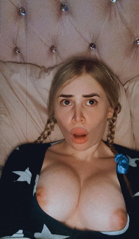 Alaston vuotanut OnlyFans-kuva Latinmoniquexx