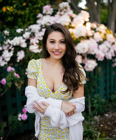 Naken läckt OnlyFans-bild av Sasha Emiri