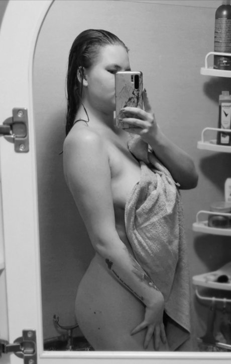 Naken lekkede OnlyFans-bilde av Becka