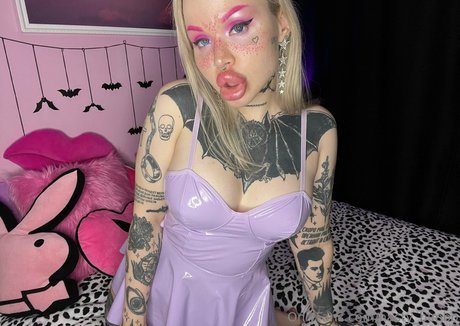 Nasty_bimbo